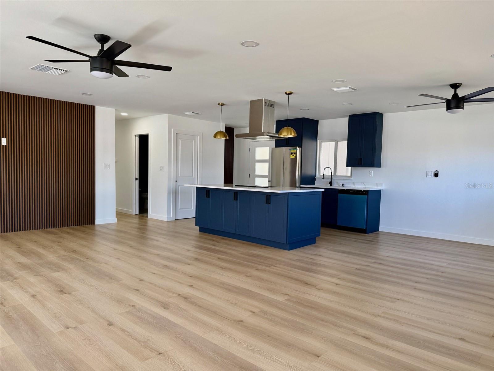 Image 8 of 34 For 3930 Eden Roc Circle