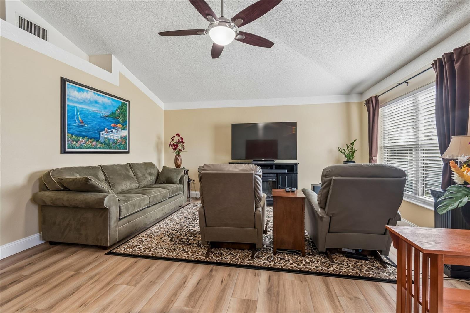 Image 10 of 61 For 11029 Streamside Drive