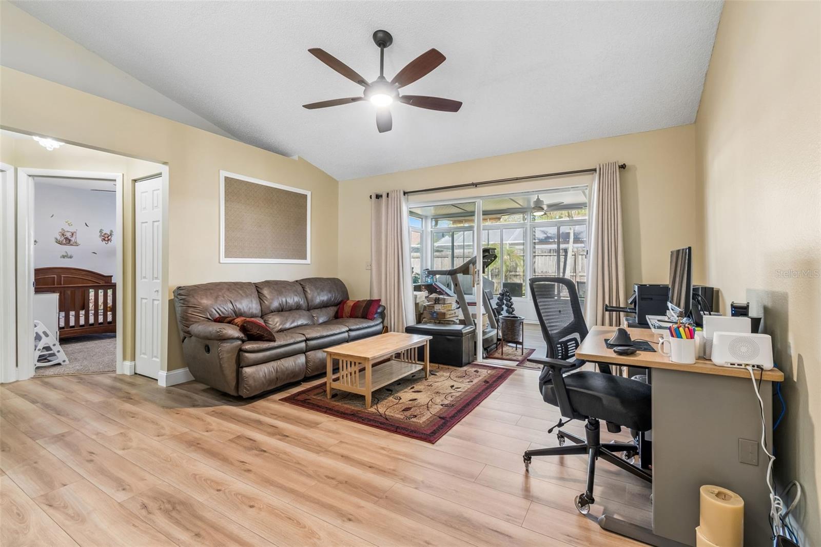 Image 21 of 61 For 11029 Streamside Drive