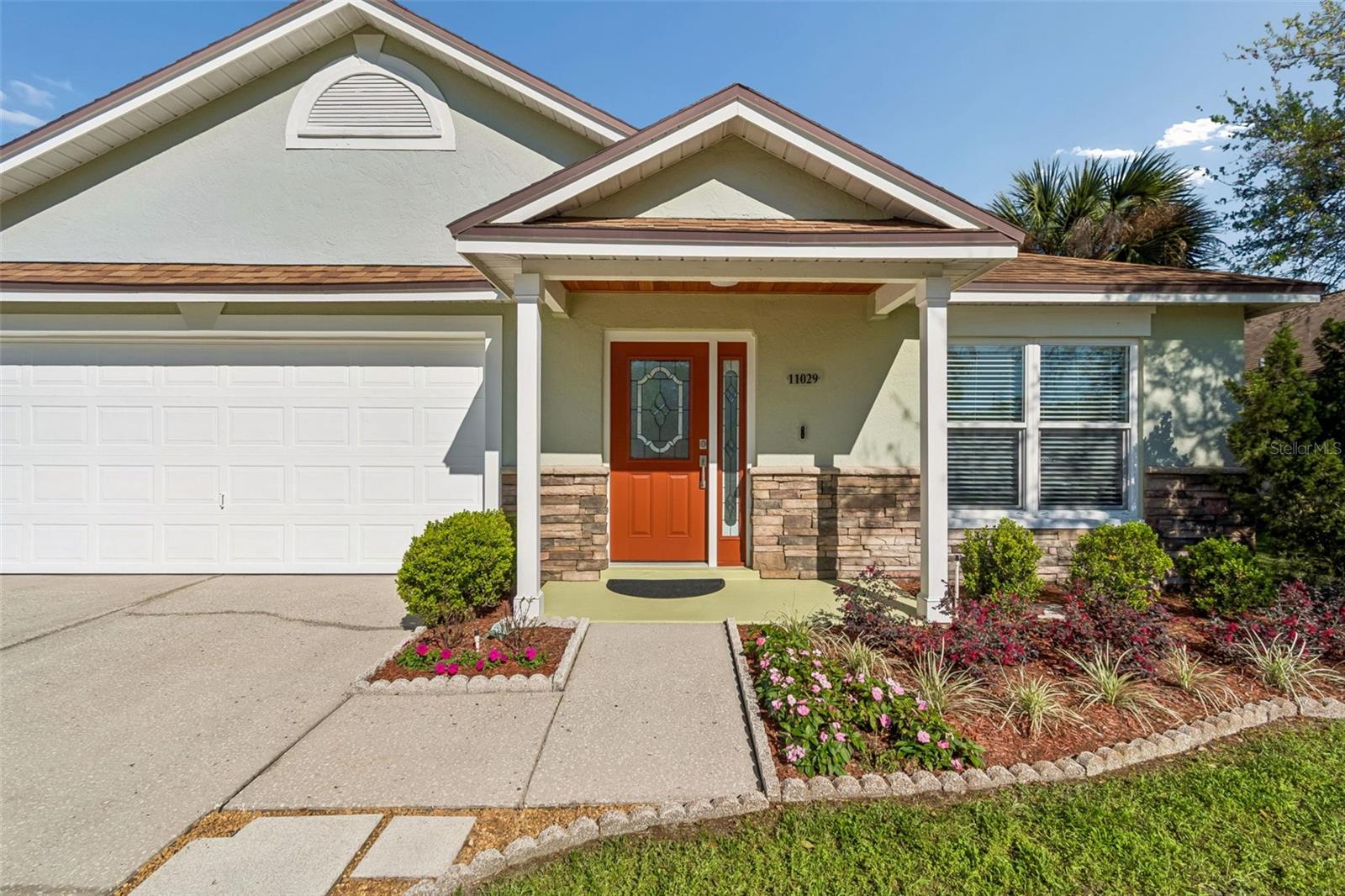 Image 4 of 61 For 11029 Streamside Drive