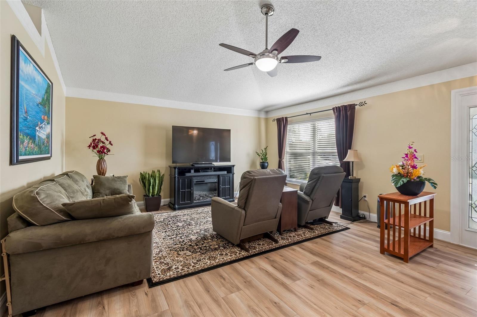 Image 9 of 61 For 11029 Streamside Drive