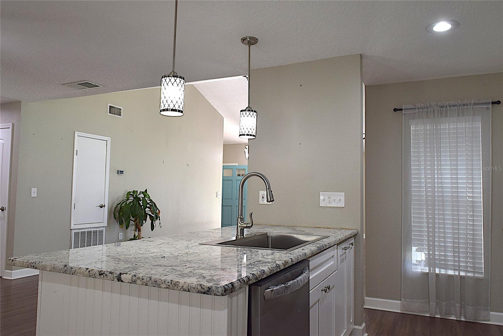 Image 17 of 45 For 2009 Branch Tree Lane