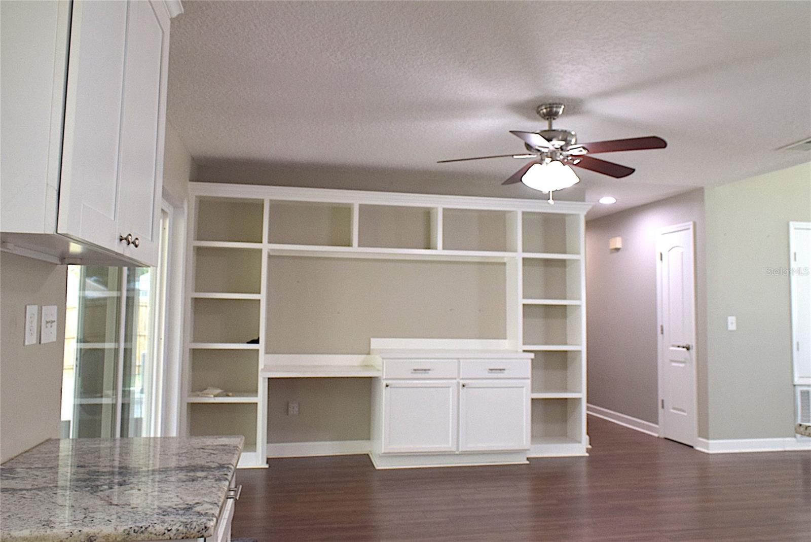 Image 22 of 45 For 2009 Branch Tree Lane