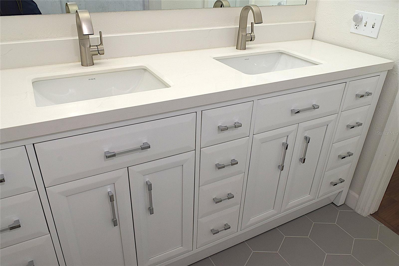 Image 28 of 45 For 2009 Branch Tree Lane