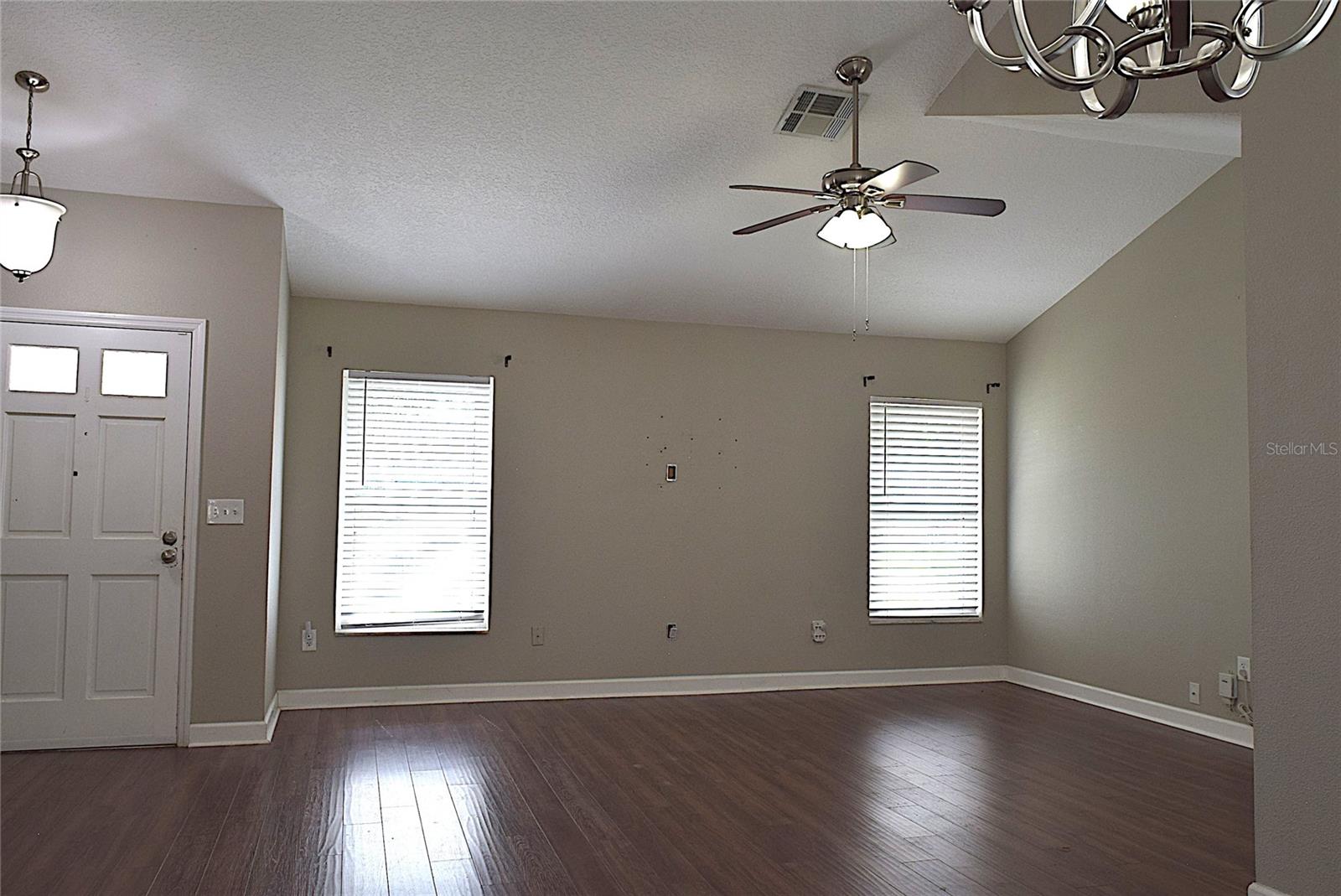 Image 3 of 45 For 2009 Branch Tree Lane