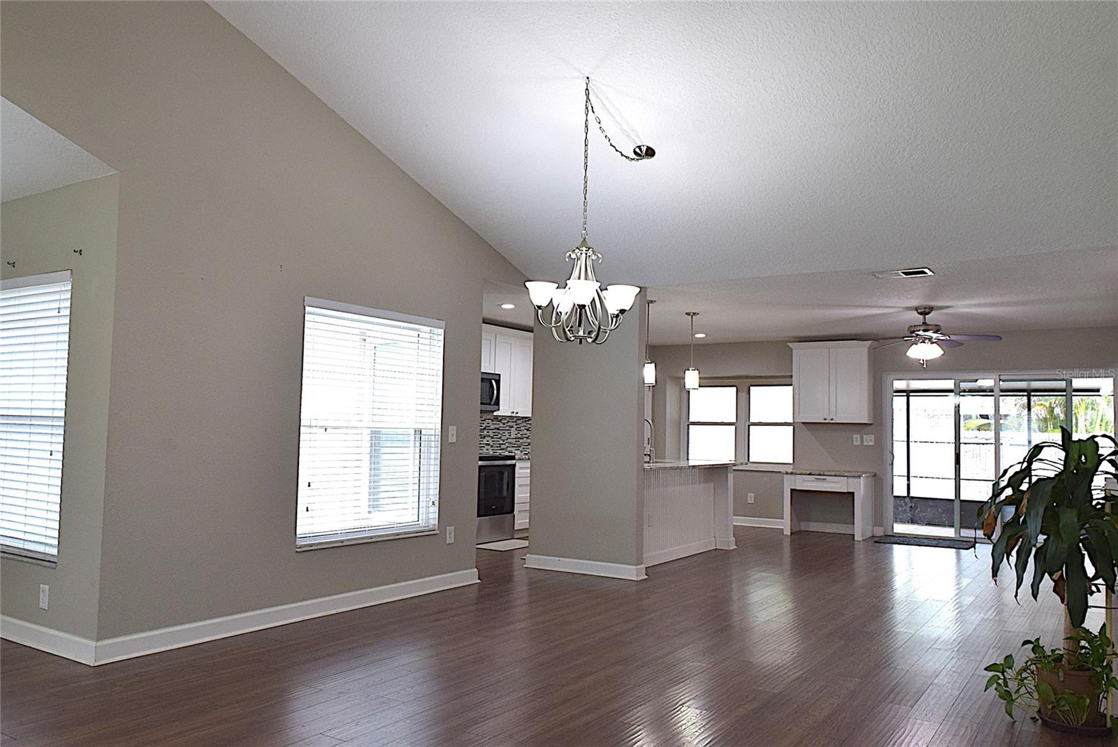 Image 6 of 45 For 2009 Branch Tree Lane