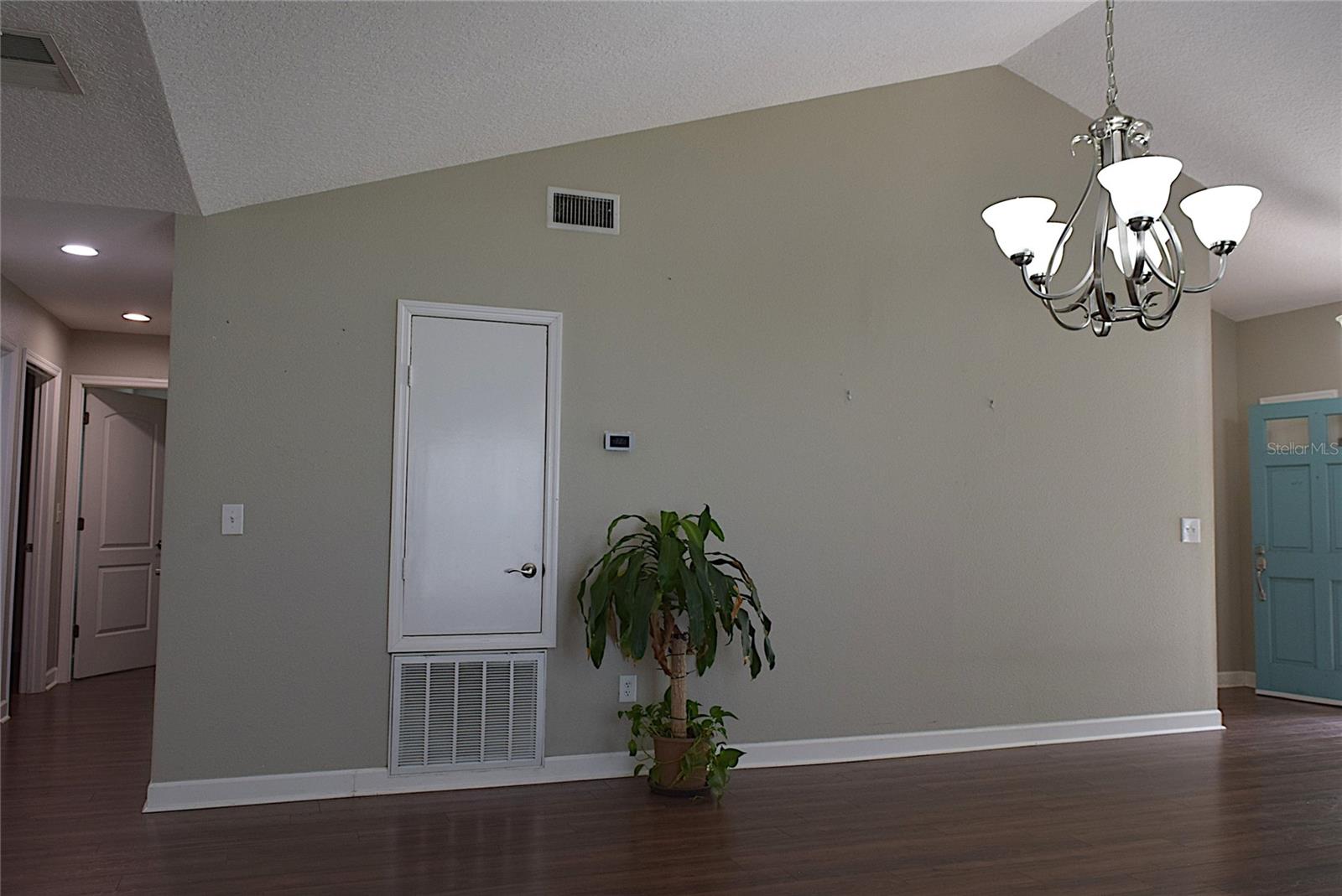 Image 9 of 45 For 2009 Branch Tree Lane