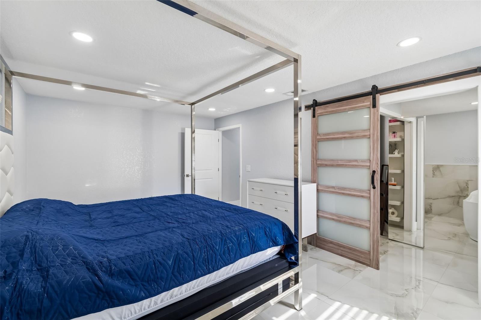 Image 24 of 51 For 9203 Lavina Lane