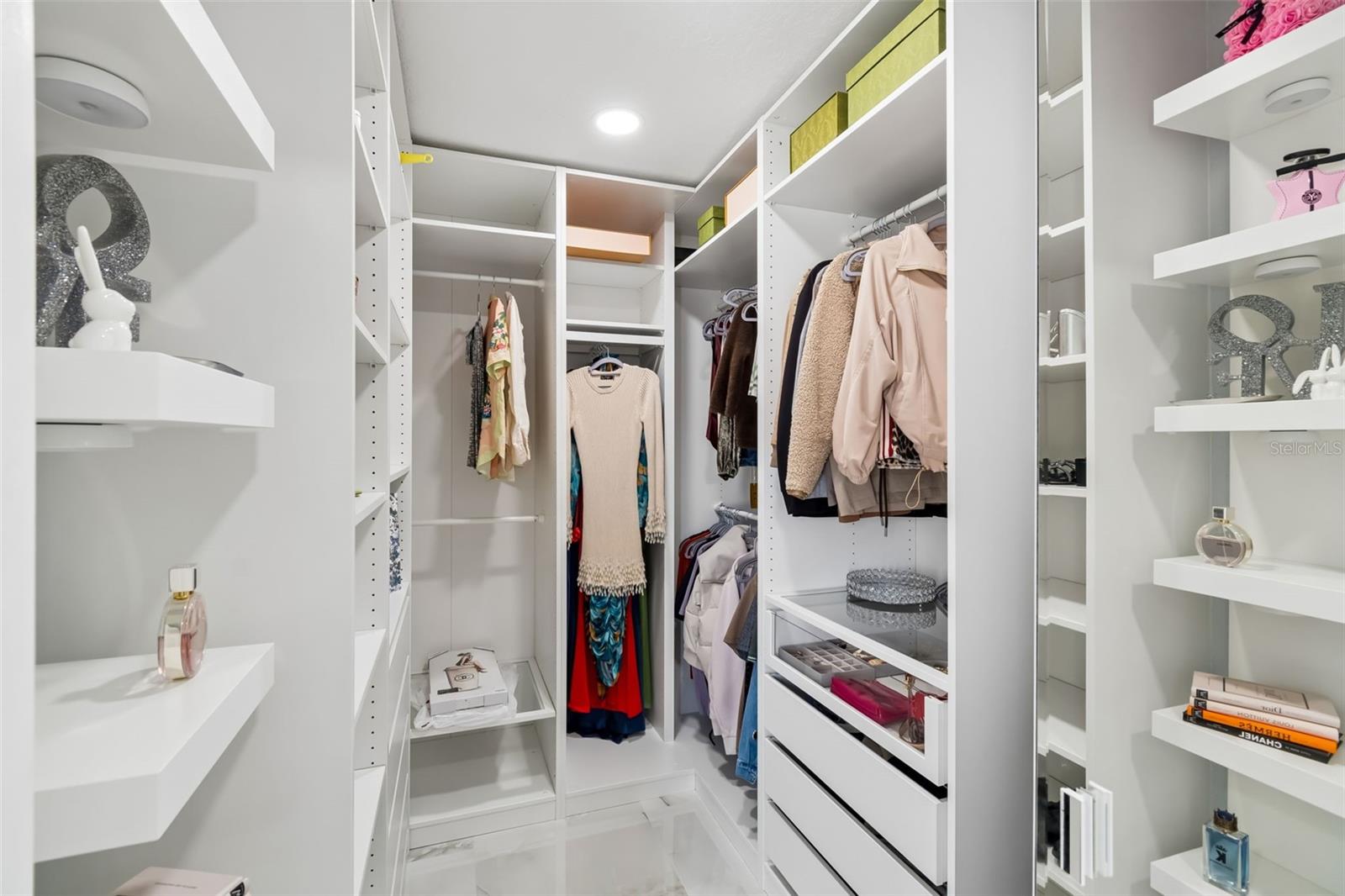 Image 25 of 51 For 9203 Lavina Lane