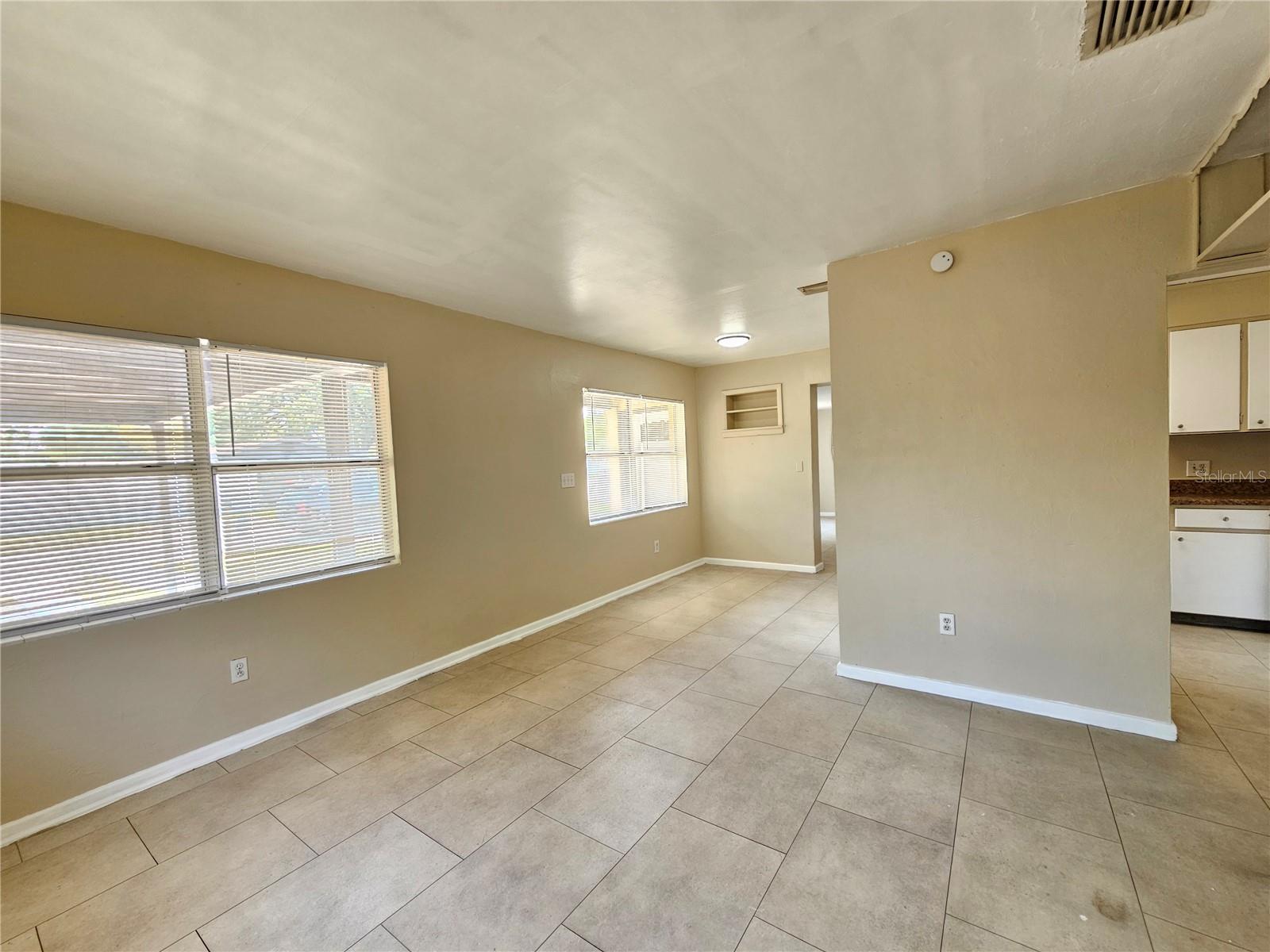 Image 8 of 20 For 2412 Kiwanis Avenue