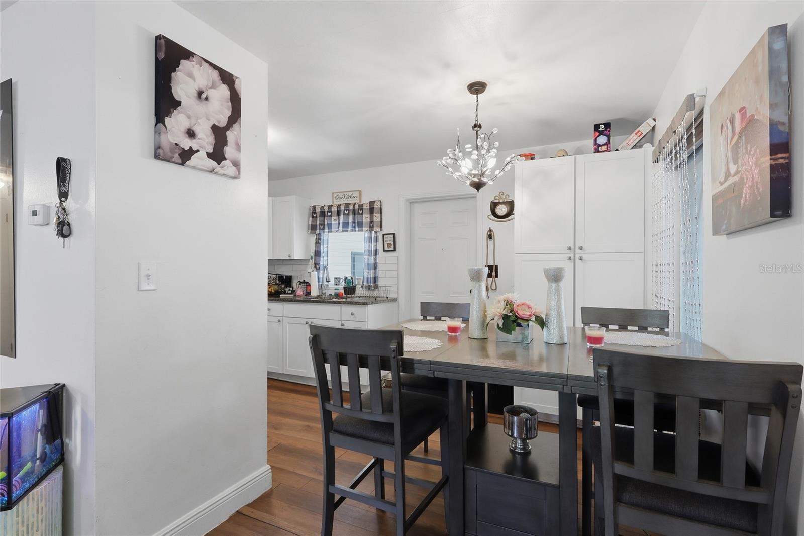 Image 15 of 19 For 3802 Lakeshore Drive