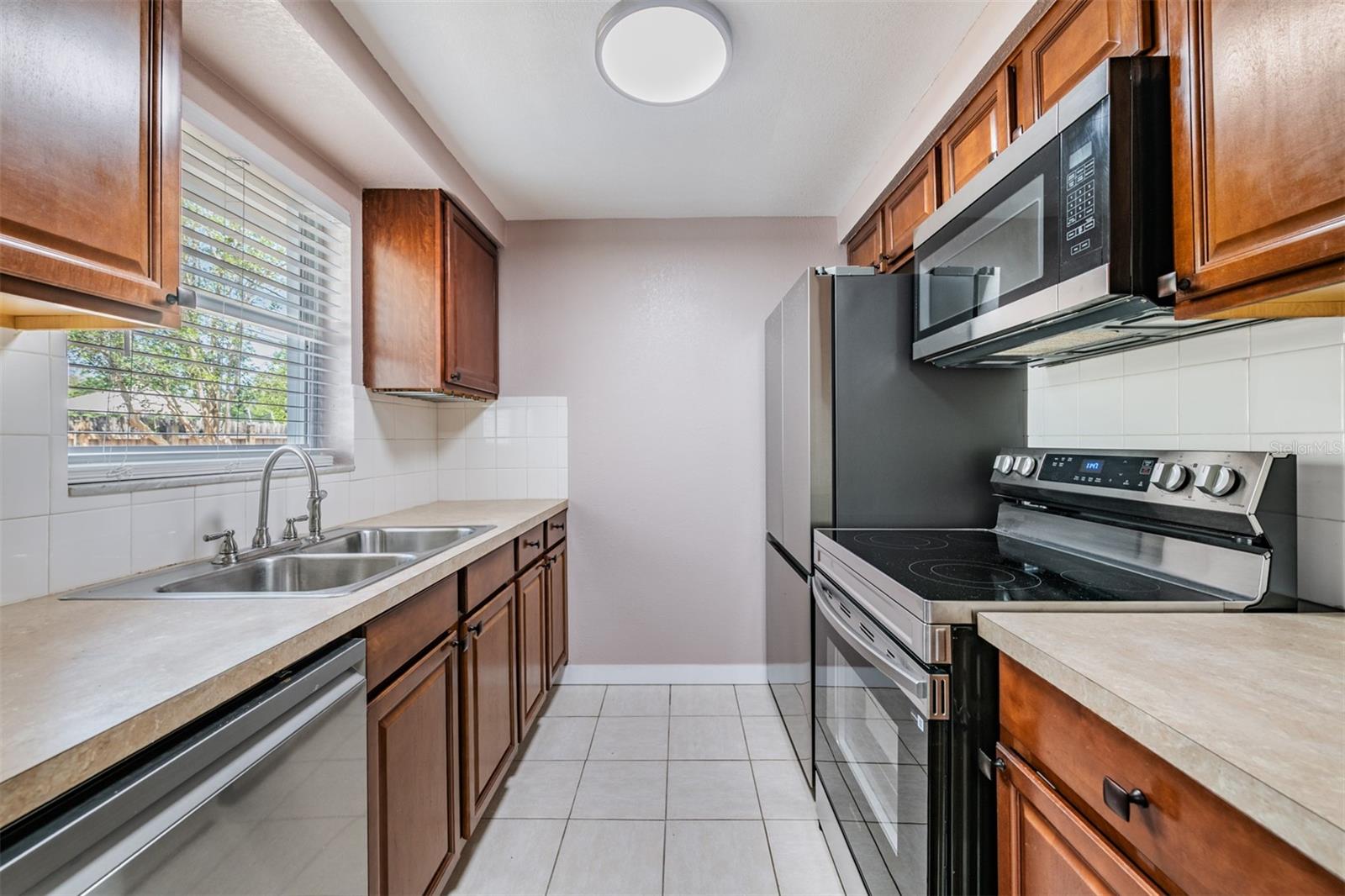 Image 5 of 18 For 6421 81st Avenue N