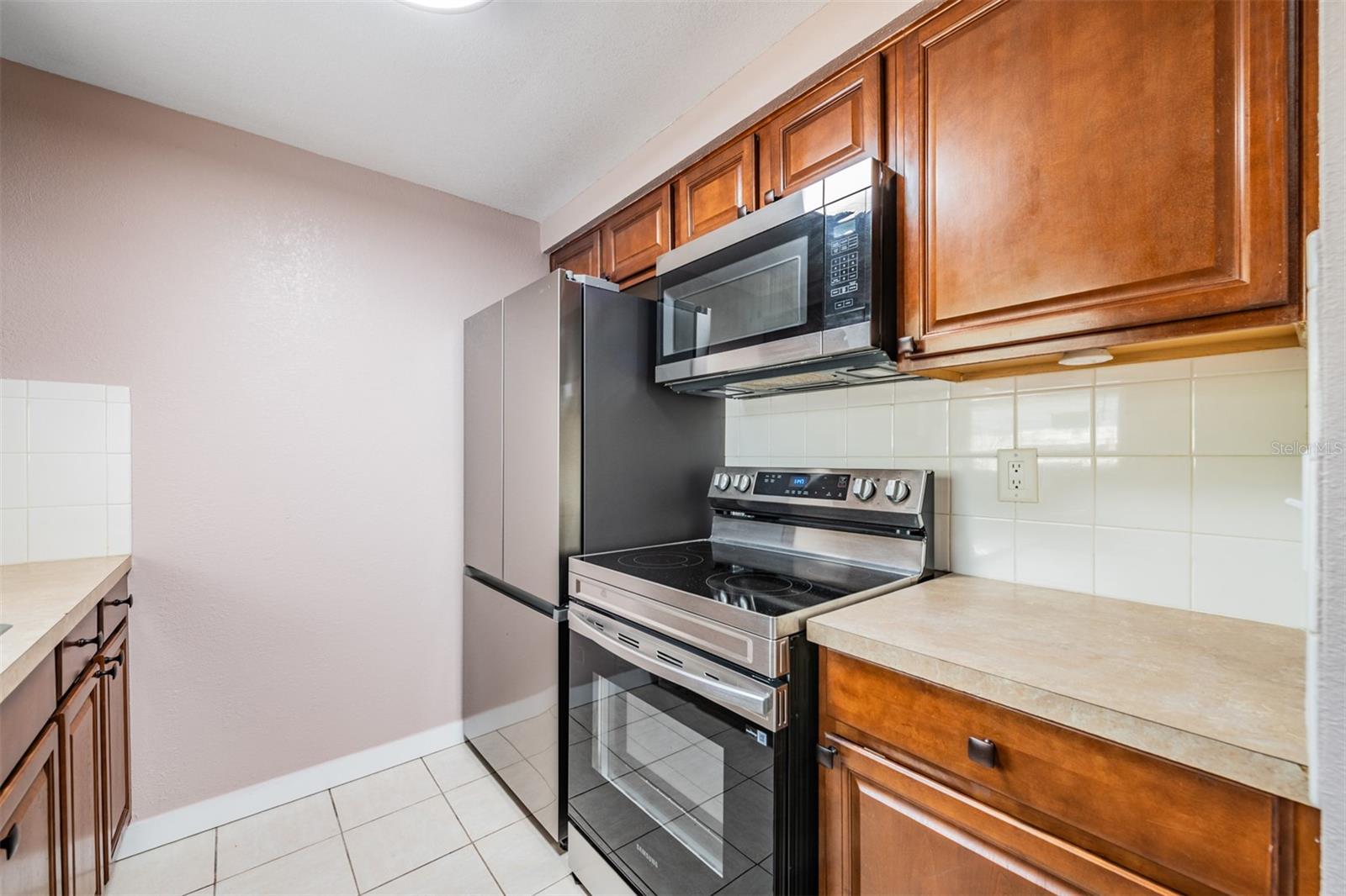 Image 6 of 18 For 6421 81st Avenue N