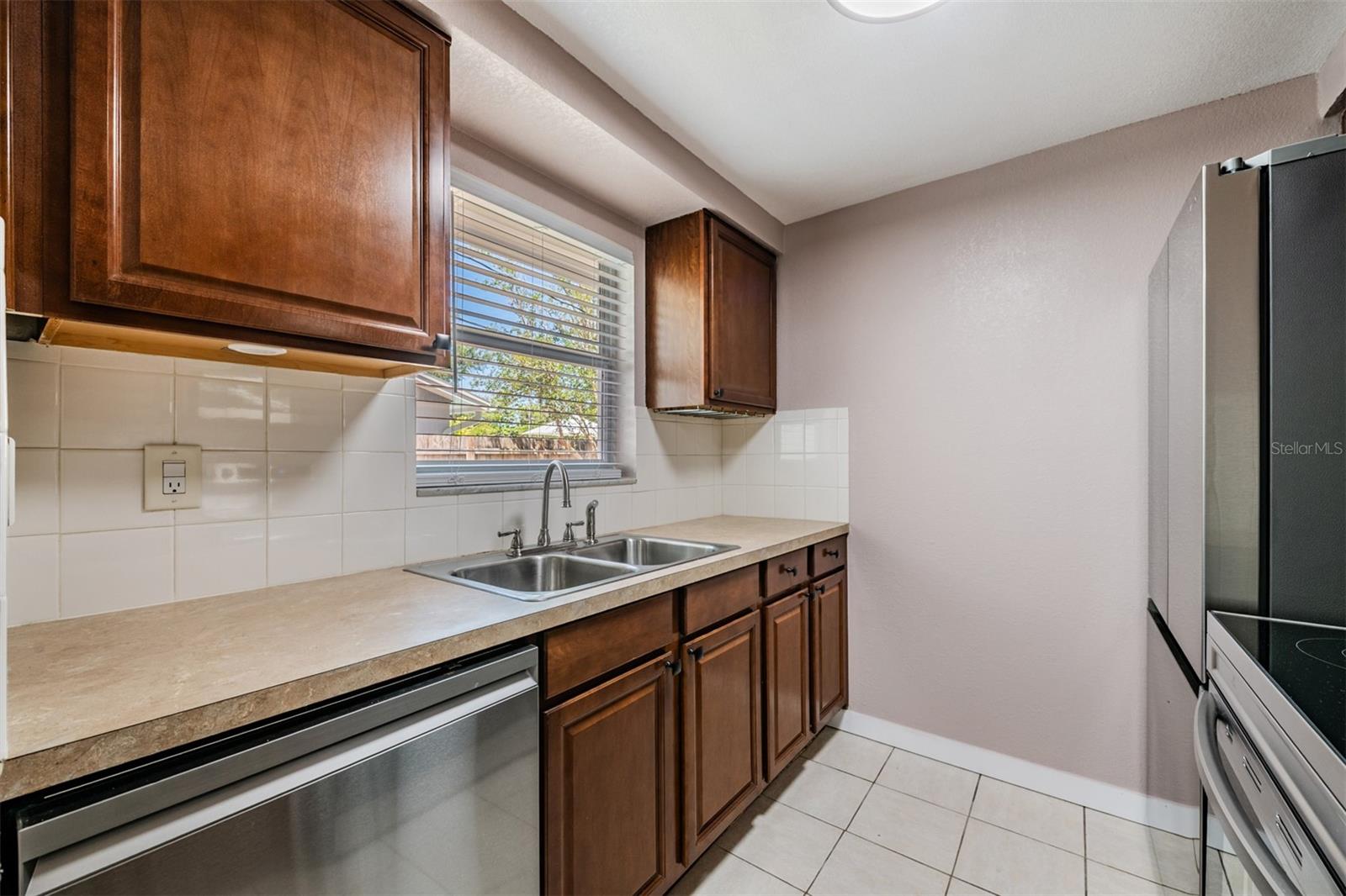 Image 7 of 18 For 6421 81st Avenue N