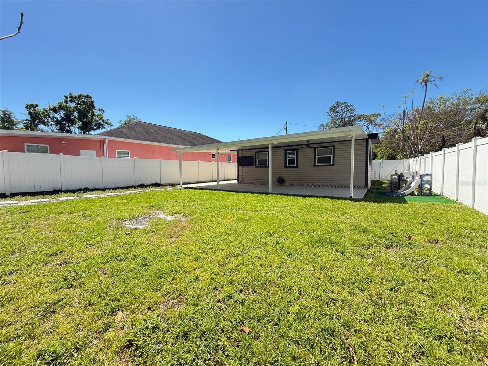 Image 18 of 19 For 8027 Newport Avenue