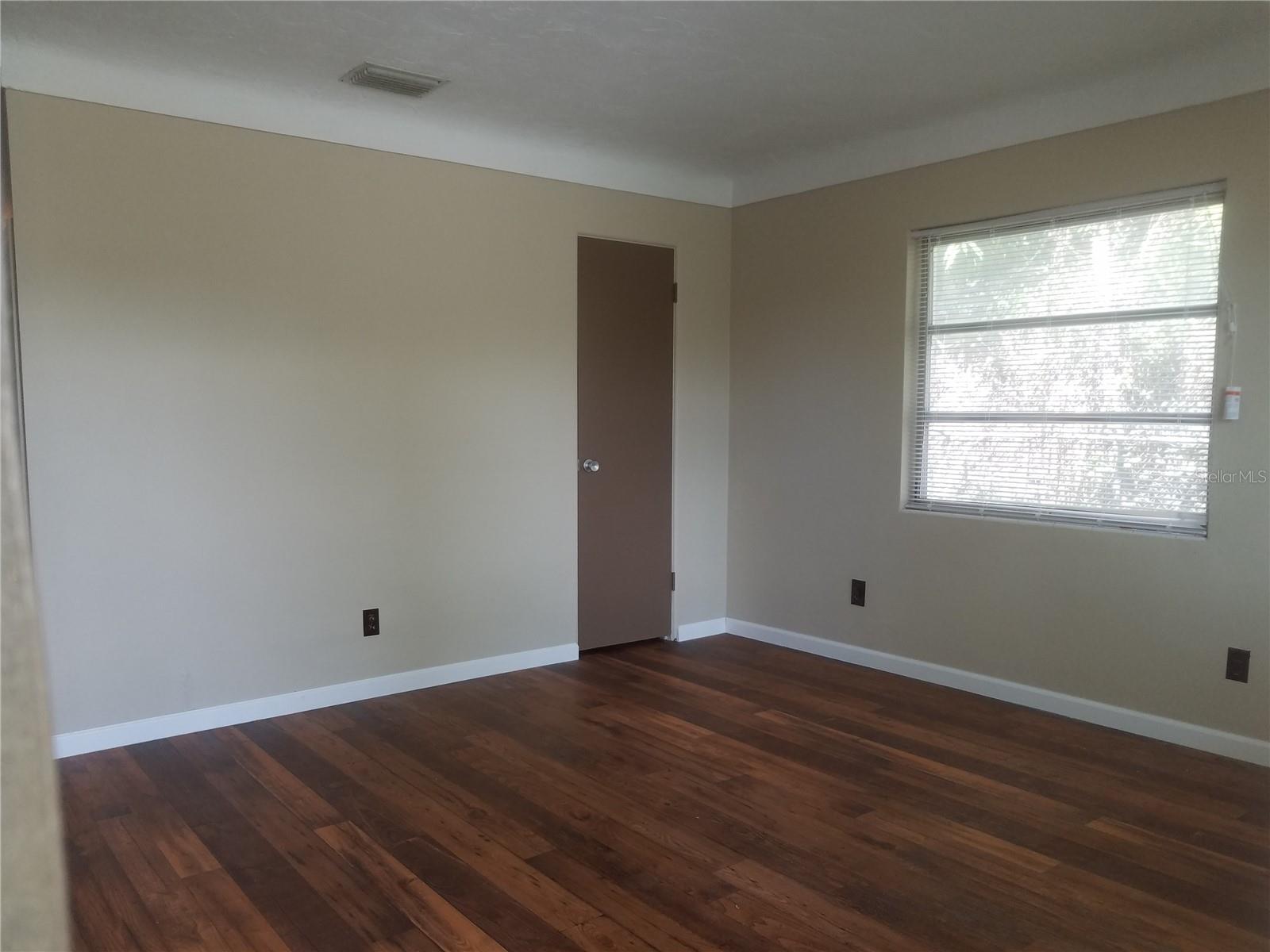 Image 2 of 18 For 5853 Pine Street