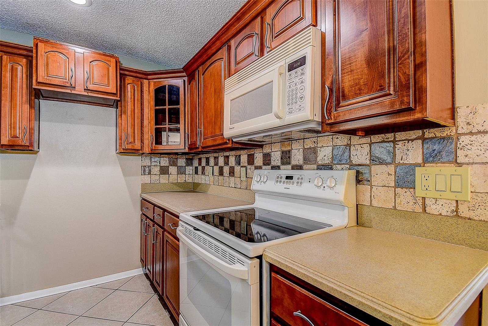 Image 12 of 38 For 10849 92nd Street