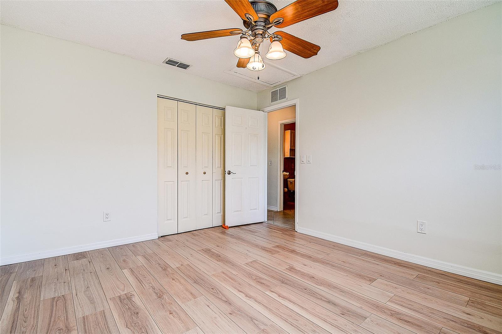 Image 20 of 38 For 10849 92nd Street