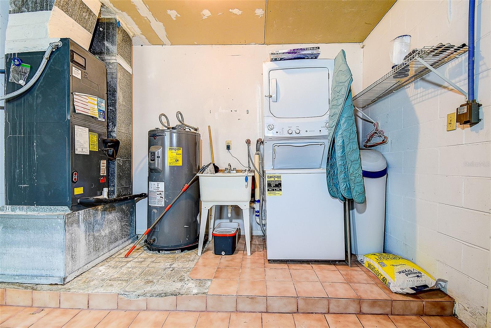 Image 24 of 38 For 10849 92nd Street