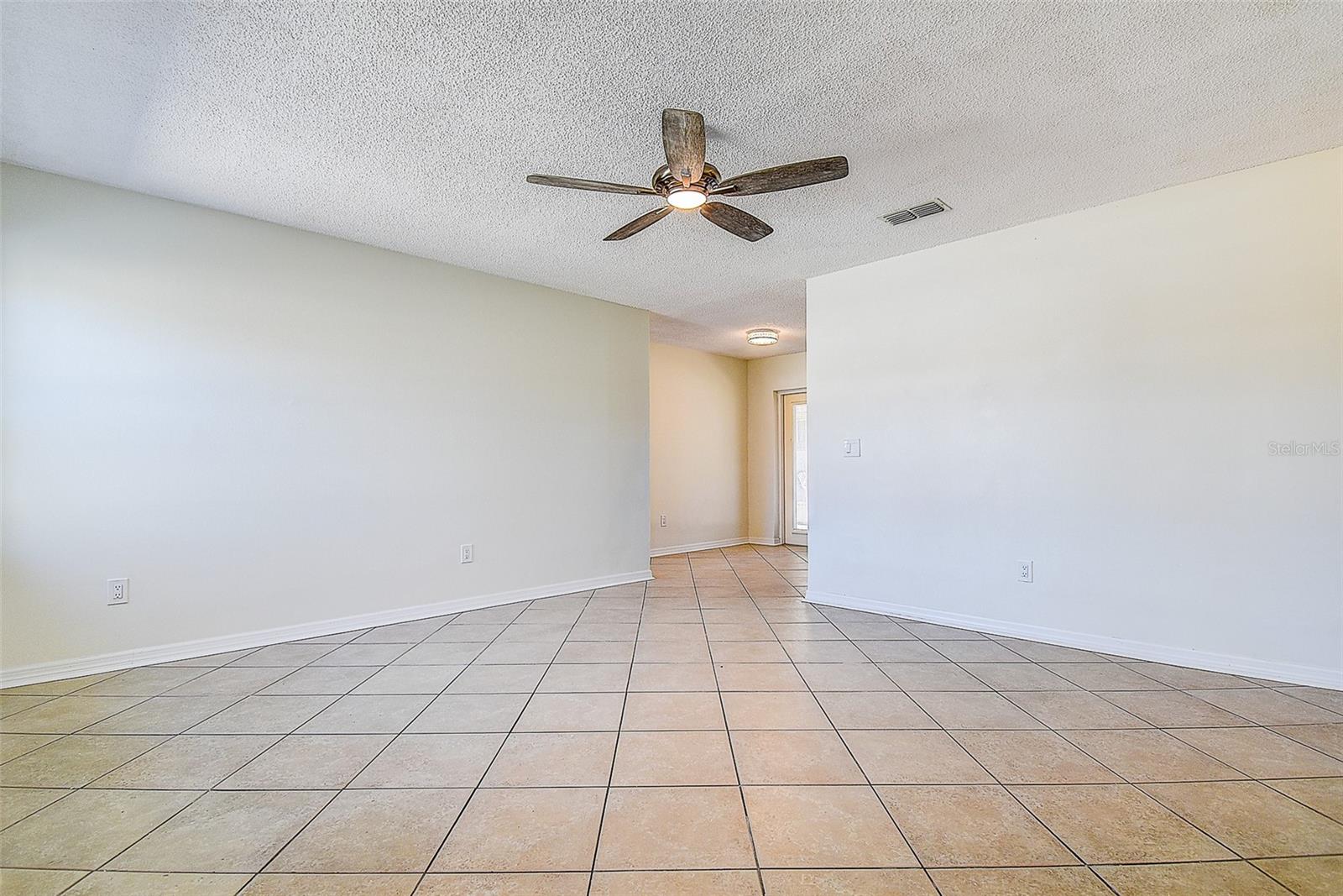 Image 5 of 38 For 10849 92nd Street