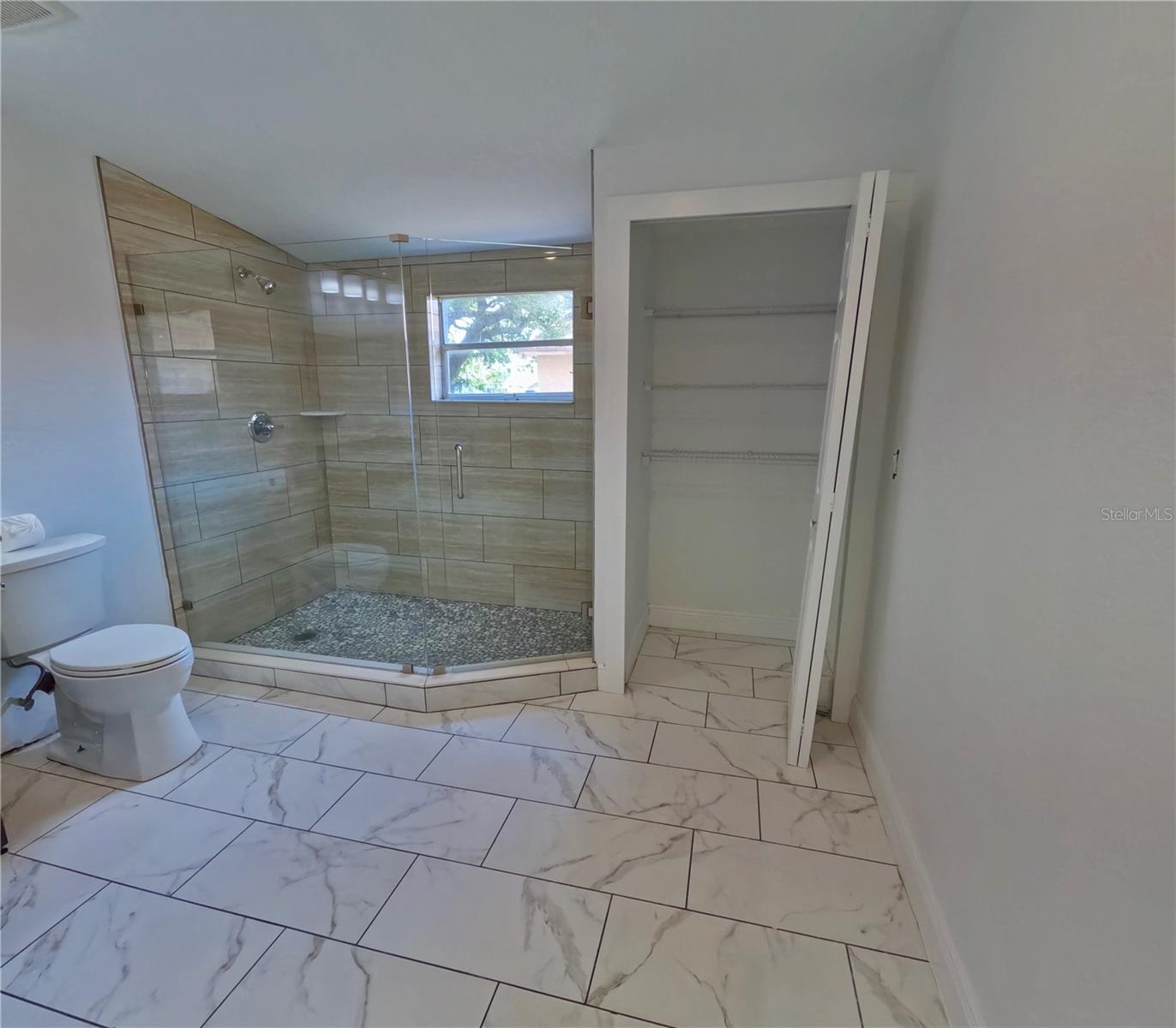 Image 16 of 16 For 1004 Empire Street