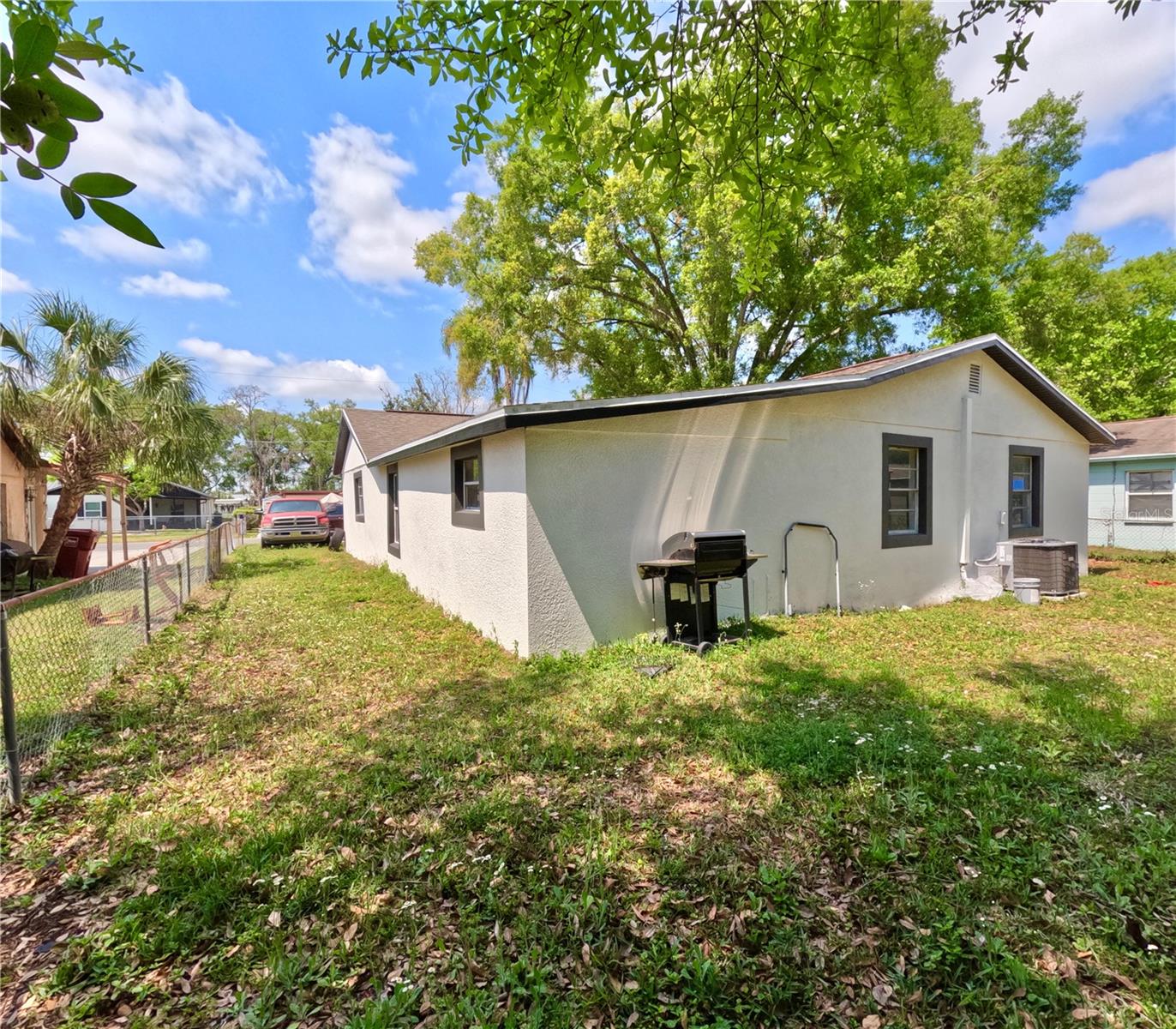 Image 5 of 16 For 1004 Empire Street