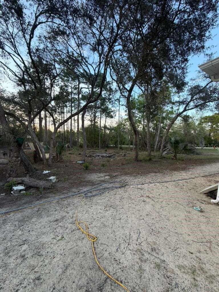 Listing photo id 15 for 13390 Highgrove Road