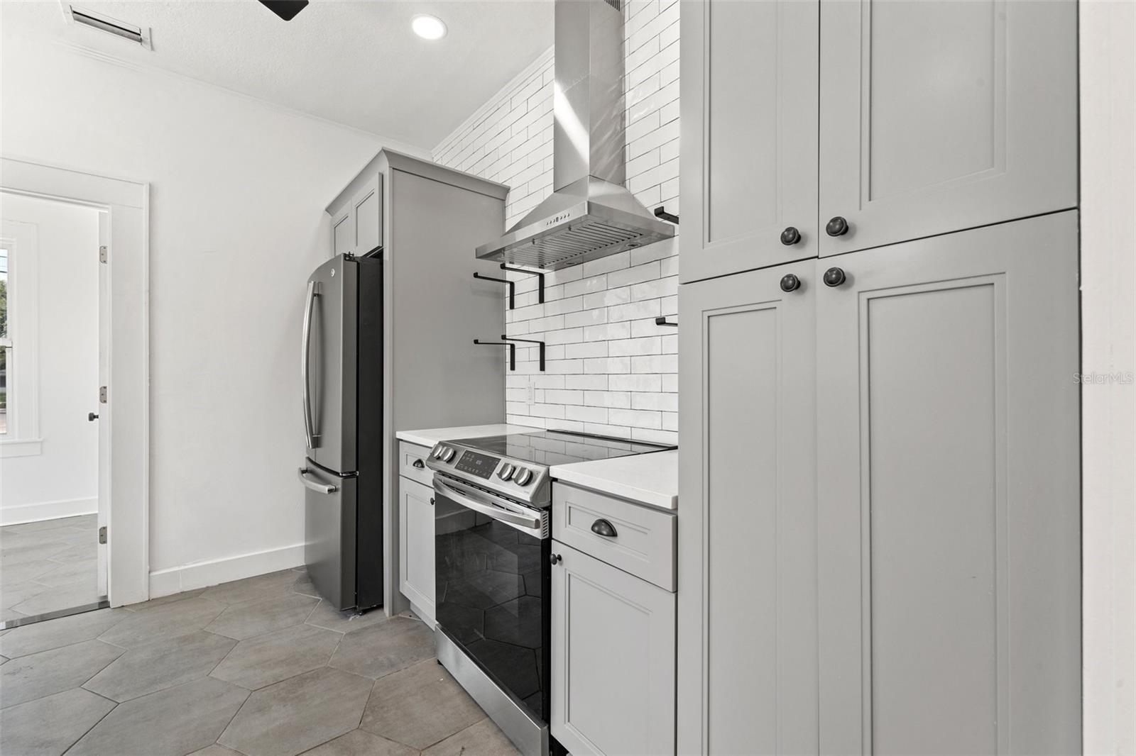 Image 12 of 37 For 2830 2nd Avenue N