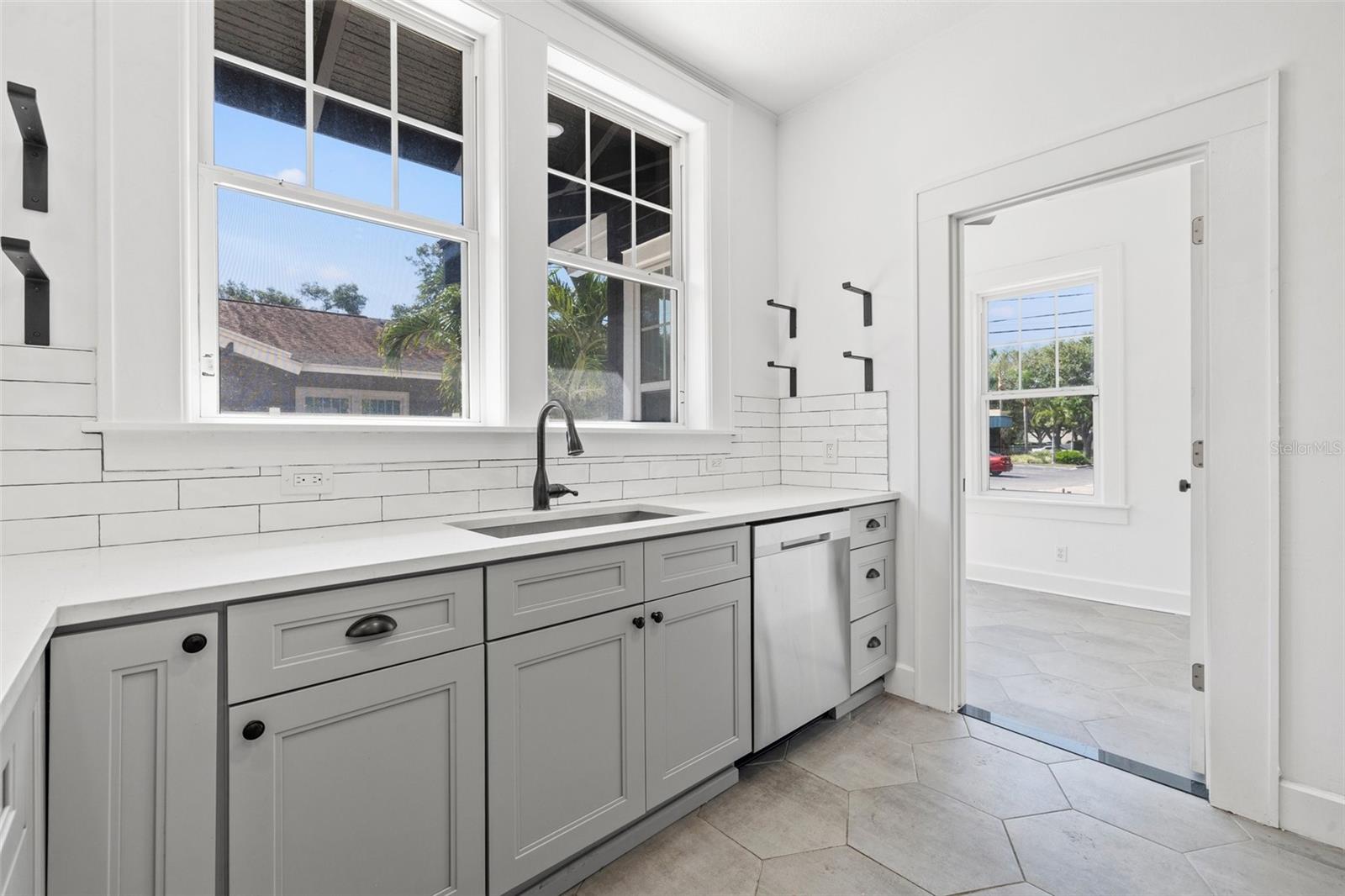 Image 13 of 37 For 2830 2nd Avenue N