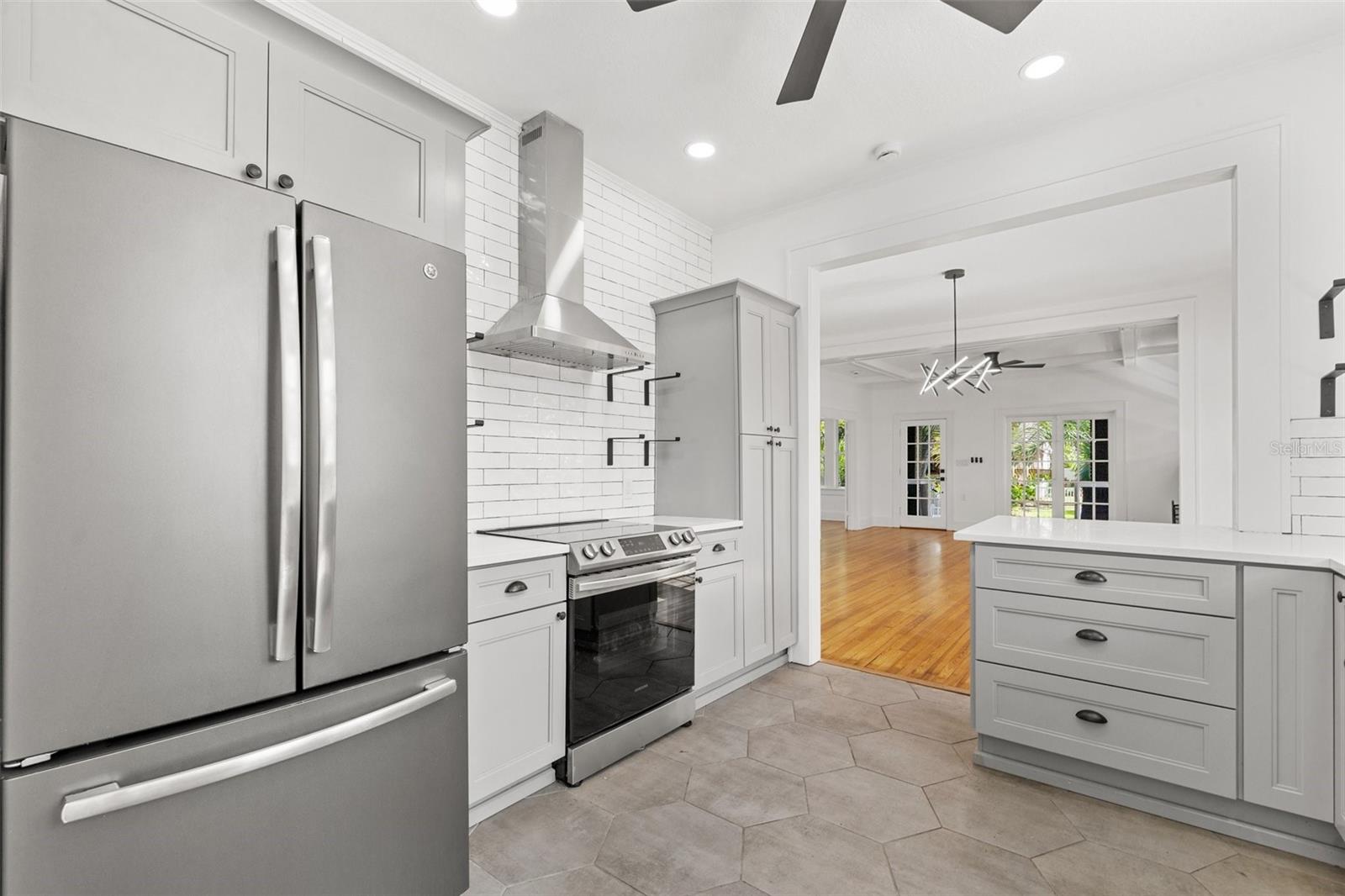 Image 14 of 37 For 2830 2nd Avenue N