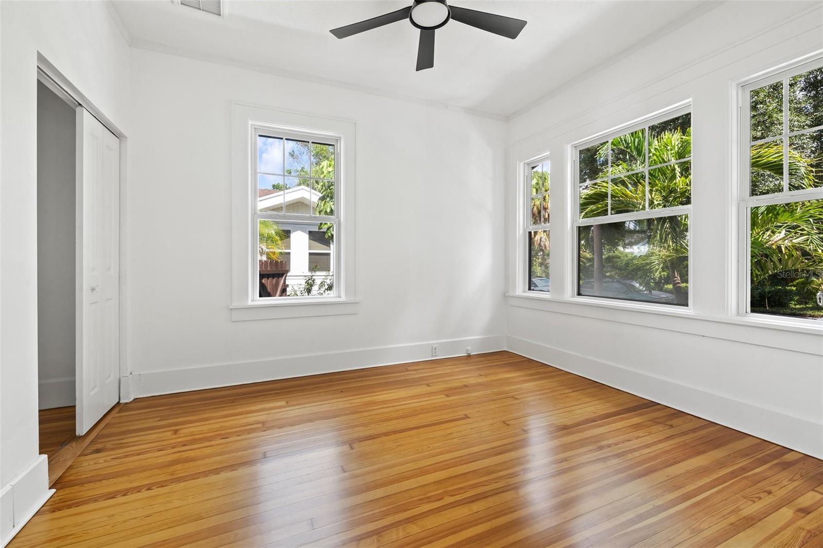 Image 16 of 37 For 2830 2nd Avenue N