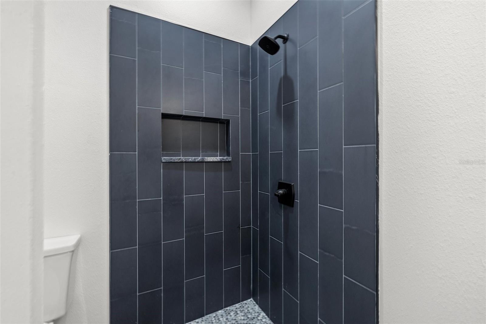 Image 19 of 37 For 2830 2nd Avenue N