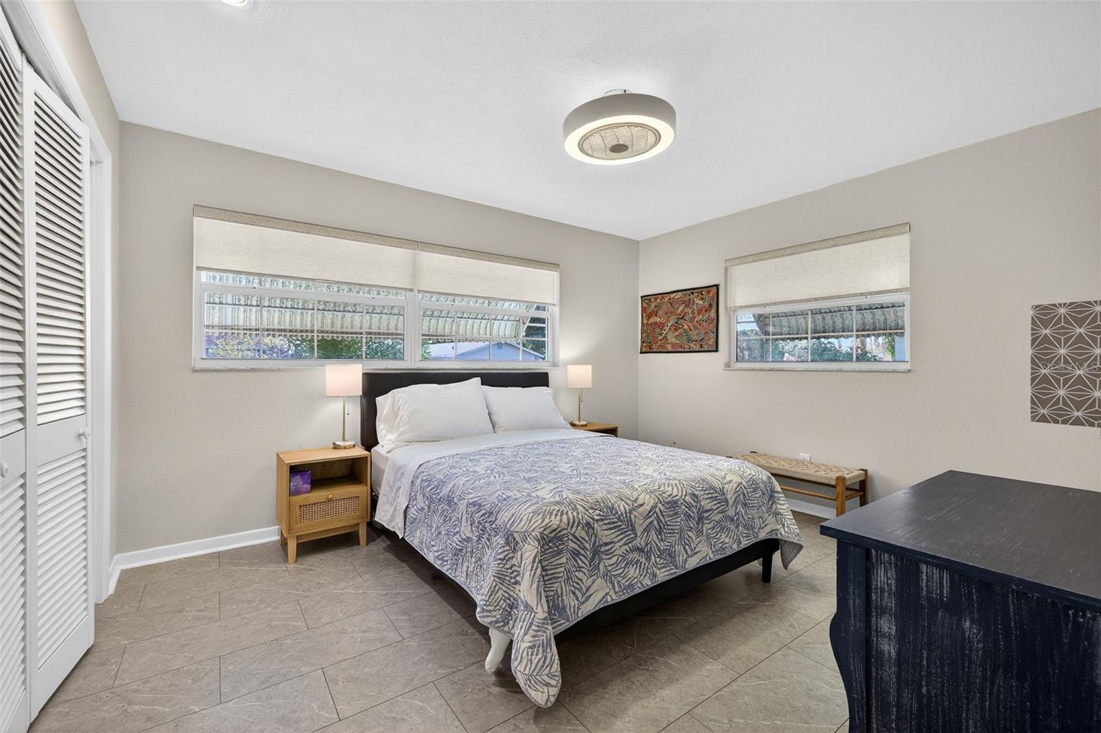 Image 13 of 26 For 1290 Edenville Avenue