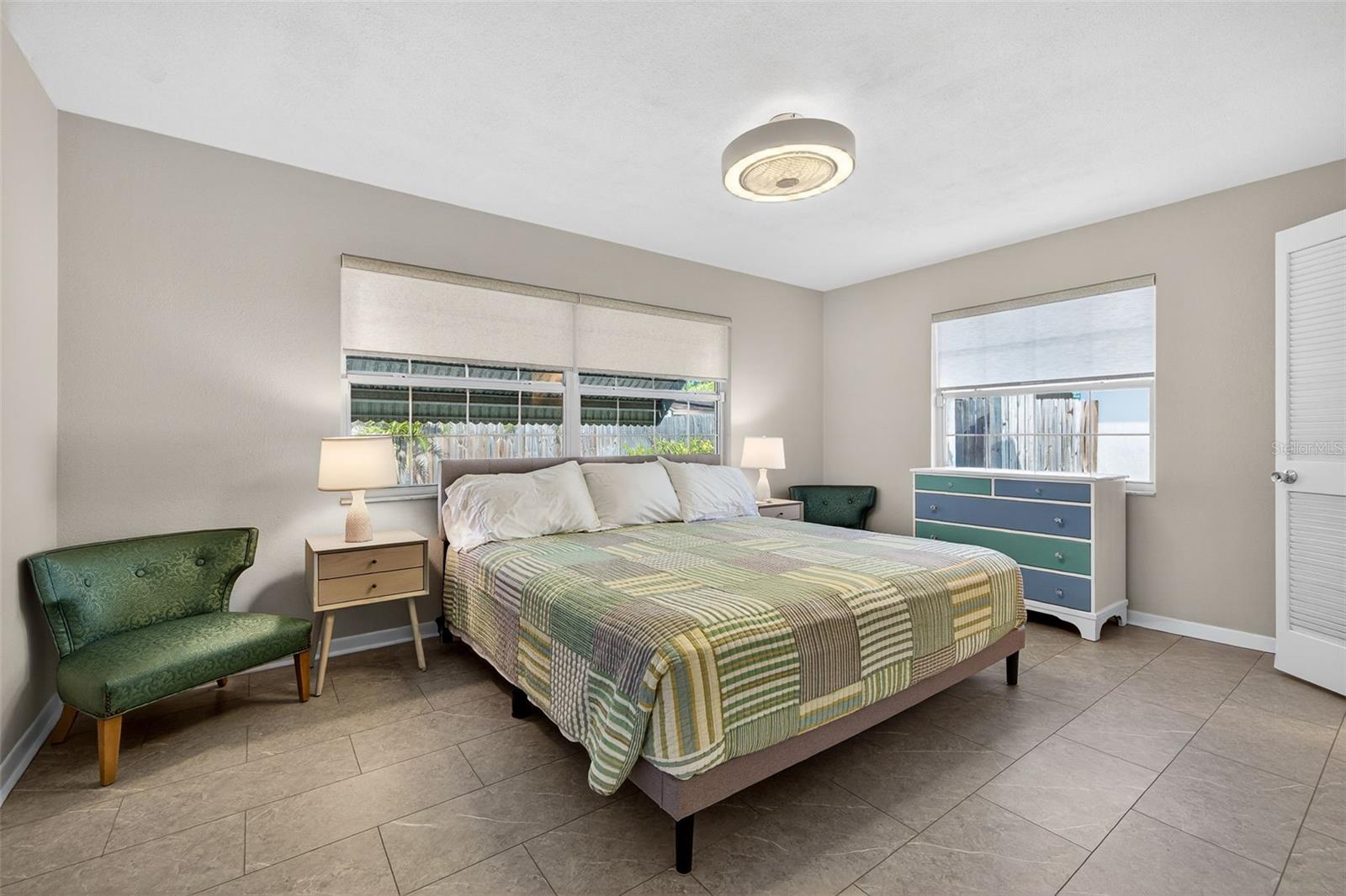 Image 14 of 26 For 1290 Edenville Avenue