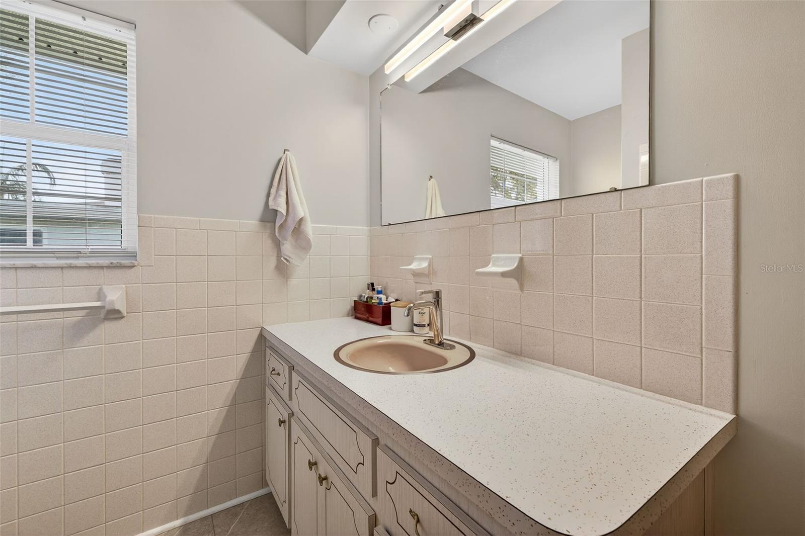 Image 16 of 26 For 1290 Edenville Avenue