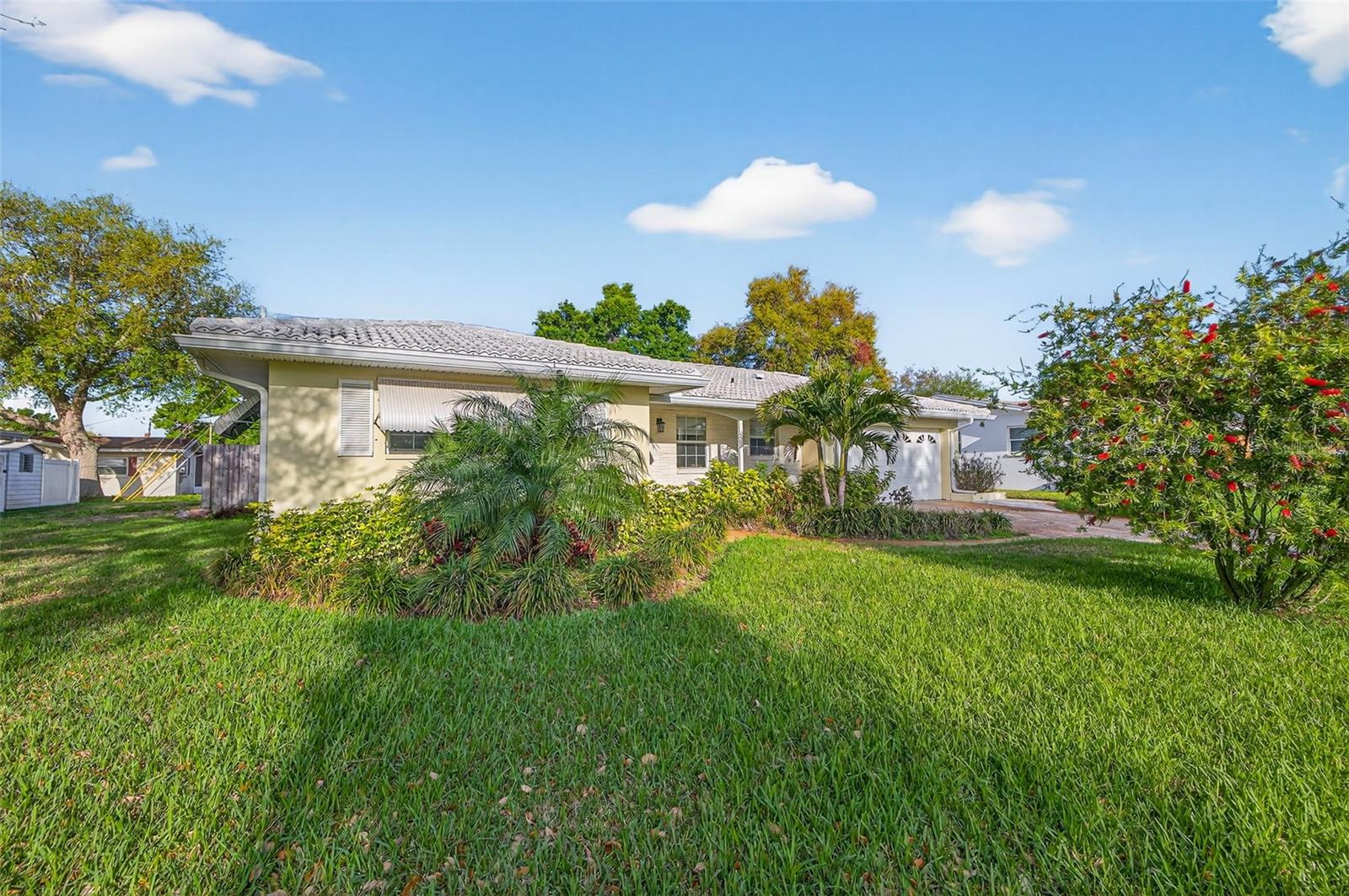 Image 25 of 26 For 1290 Edenville Avenue