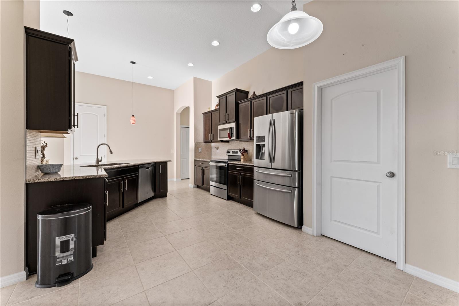 Image 11 of 32 For 954 Old Windsor Way