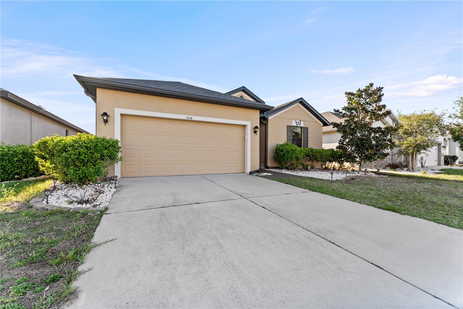 Image 2 of 32 For 954 Old Windsor Way