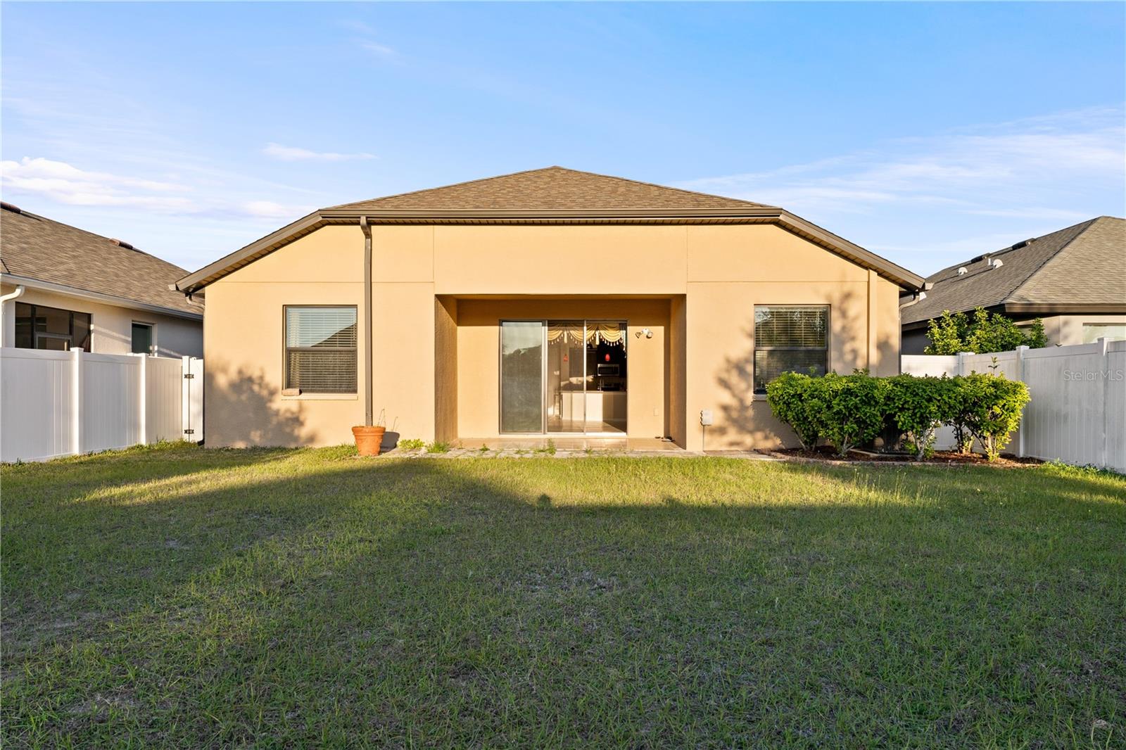 Image 24 of 32 For 954 Old Windsor Way