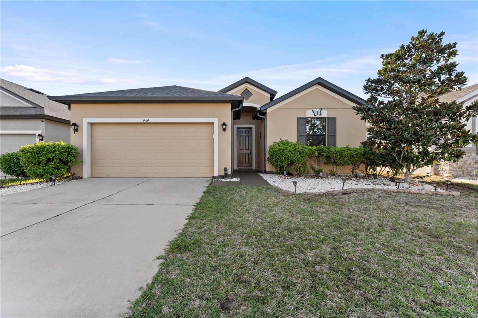 Image 3 of 32 For 954 Old Windsor Way