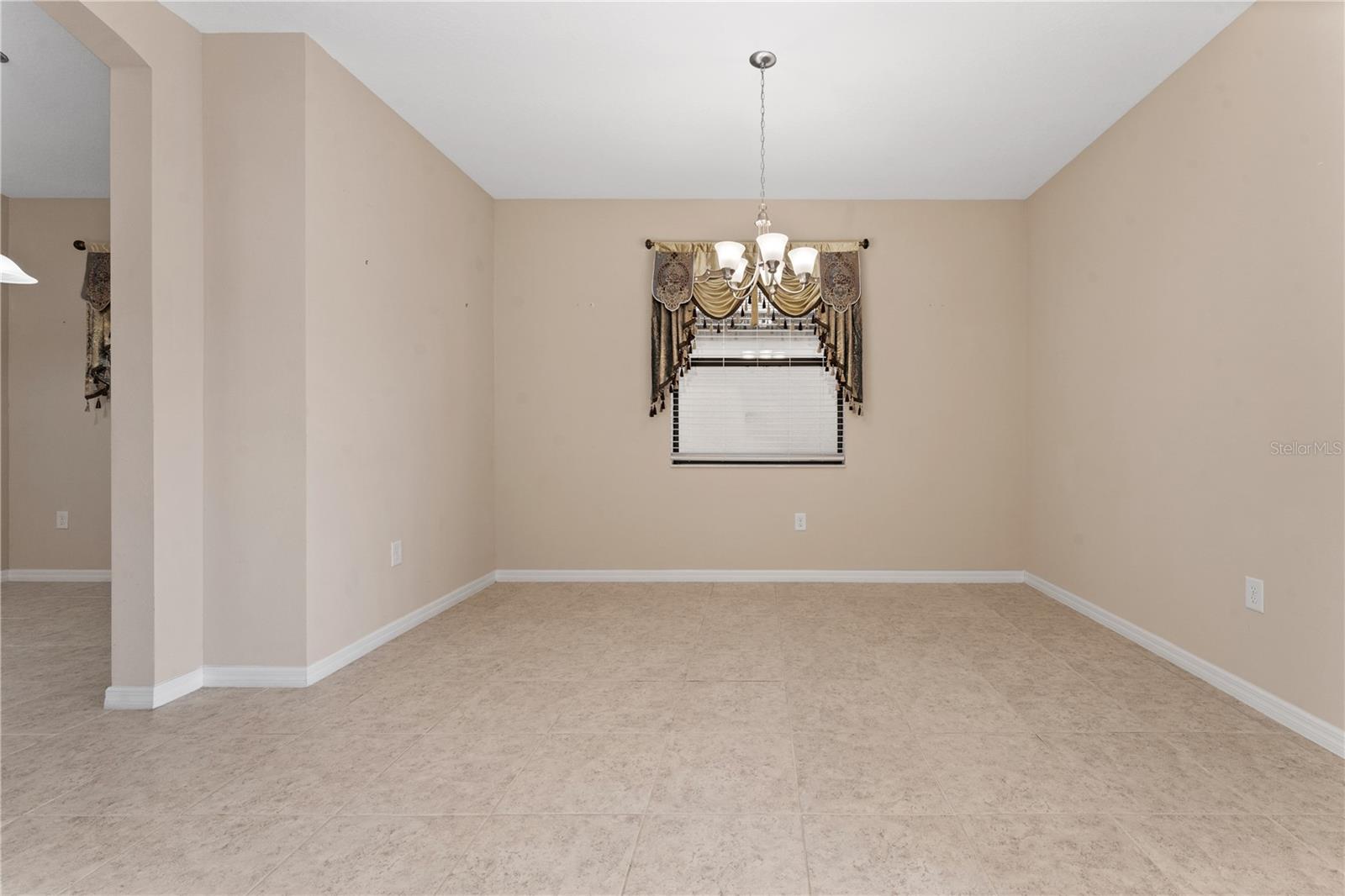 Image 8 of 32 For 954 Old Windsor Way