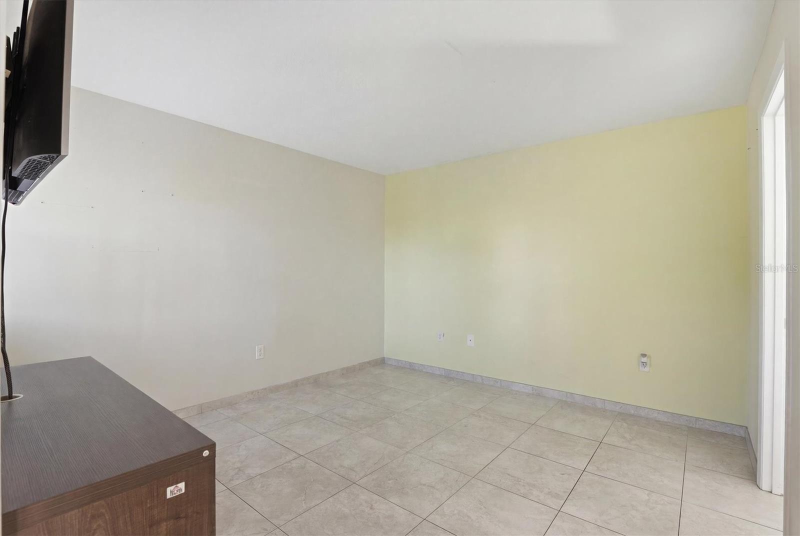 Image 27 of 63 For 1805 Mariner Drive 55