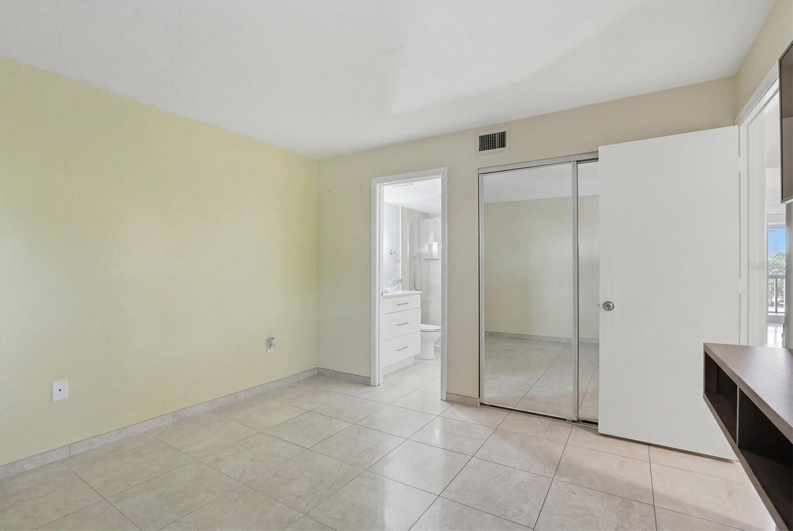 Image 28 of 63 For 1805 Mariner Drive 55