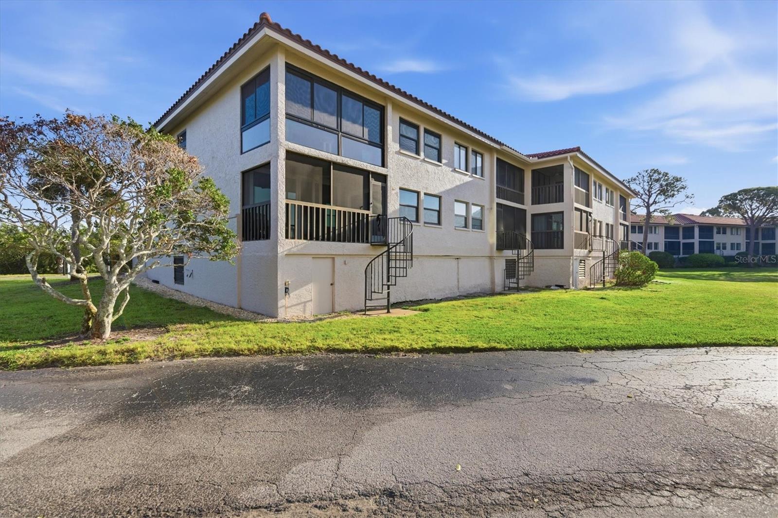 Image 31 of 63 For 1805 Mariner Drive 55