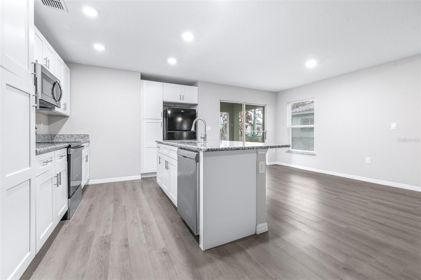 Image 13 of 47 For 1727 Second Street Ne