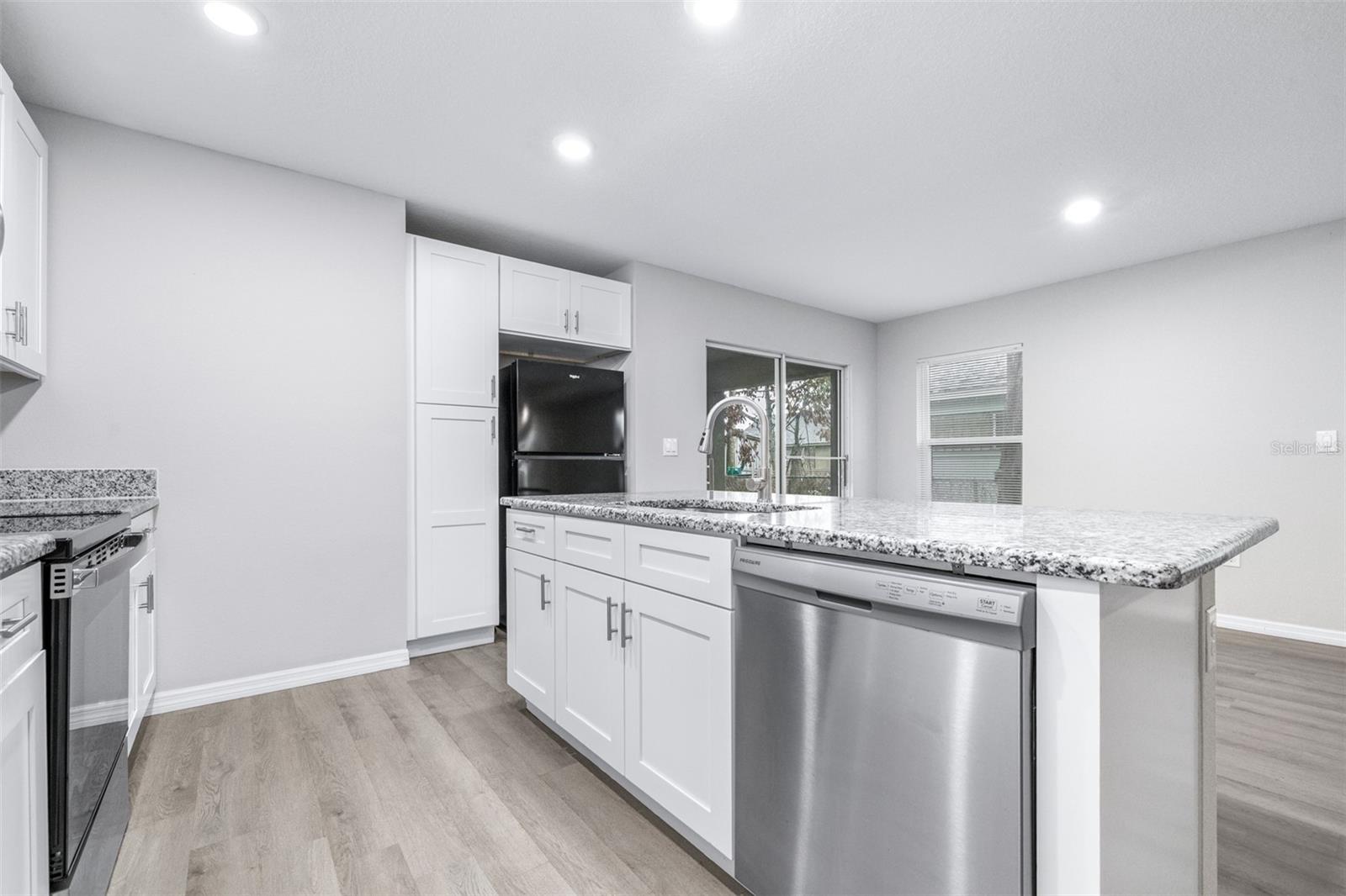 Image 14 of 47 For 1727 Second Street Ne
