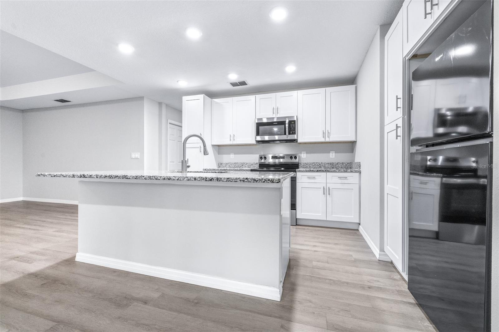 Image 15 of 47 For 1727 Second Street Ne