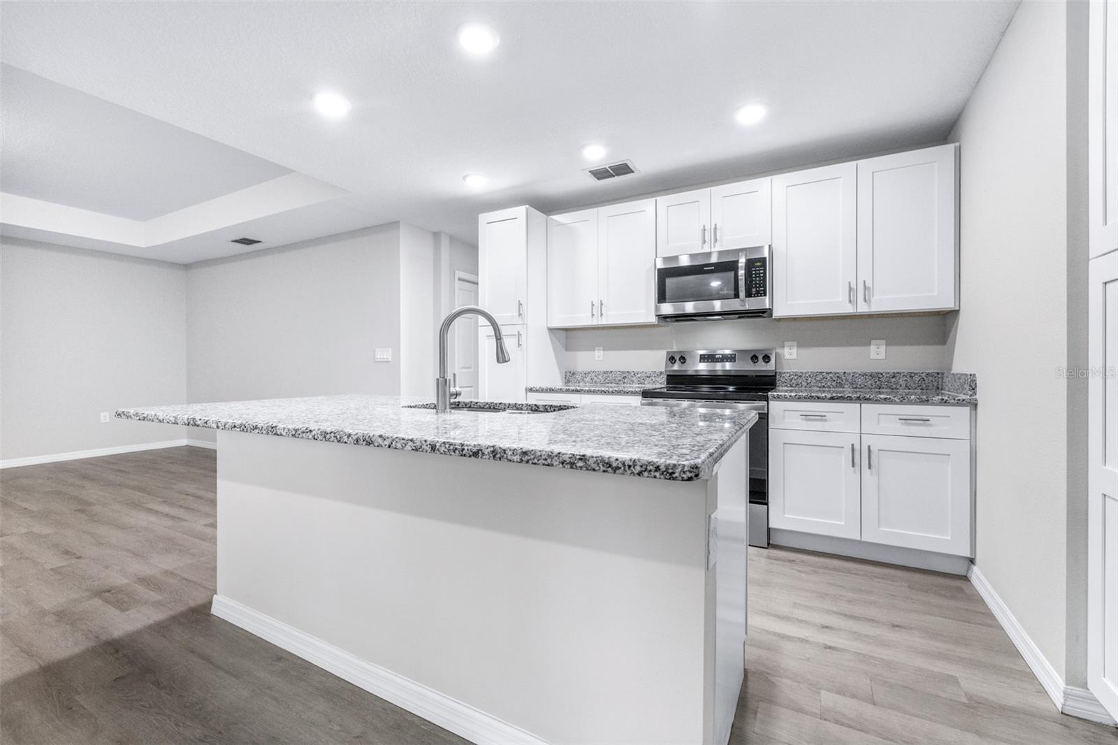 Image 16 of 47 For 1727 Second Street Ne