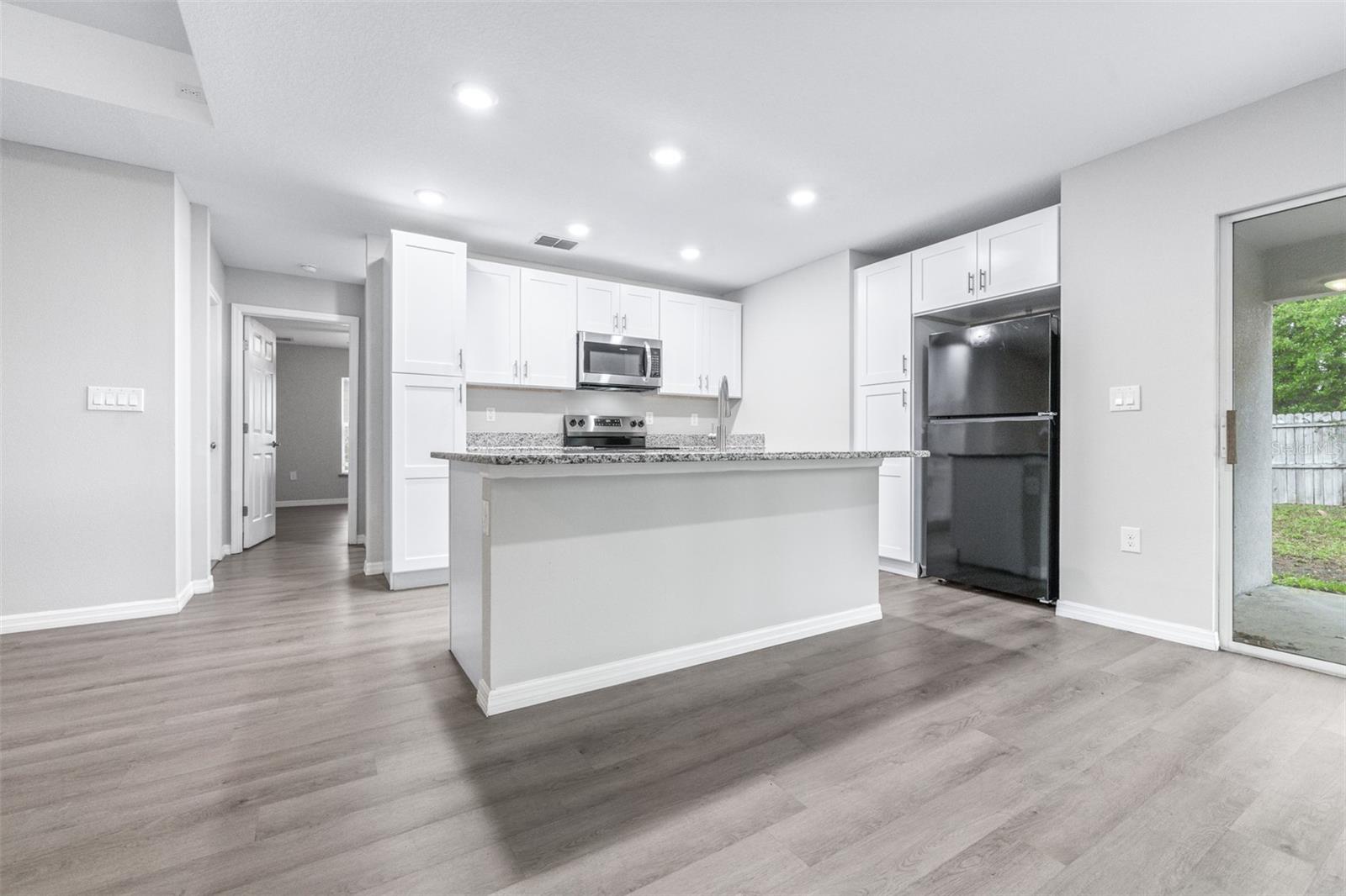 Image 18 of 47 For 1727 Second Street Ne