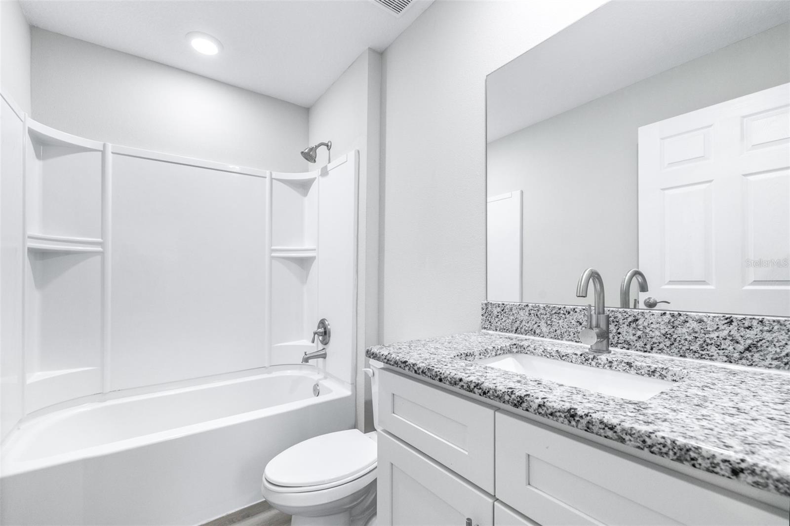 Image 32 of 47 For 1727 Second Street Ne